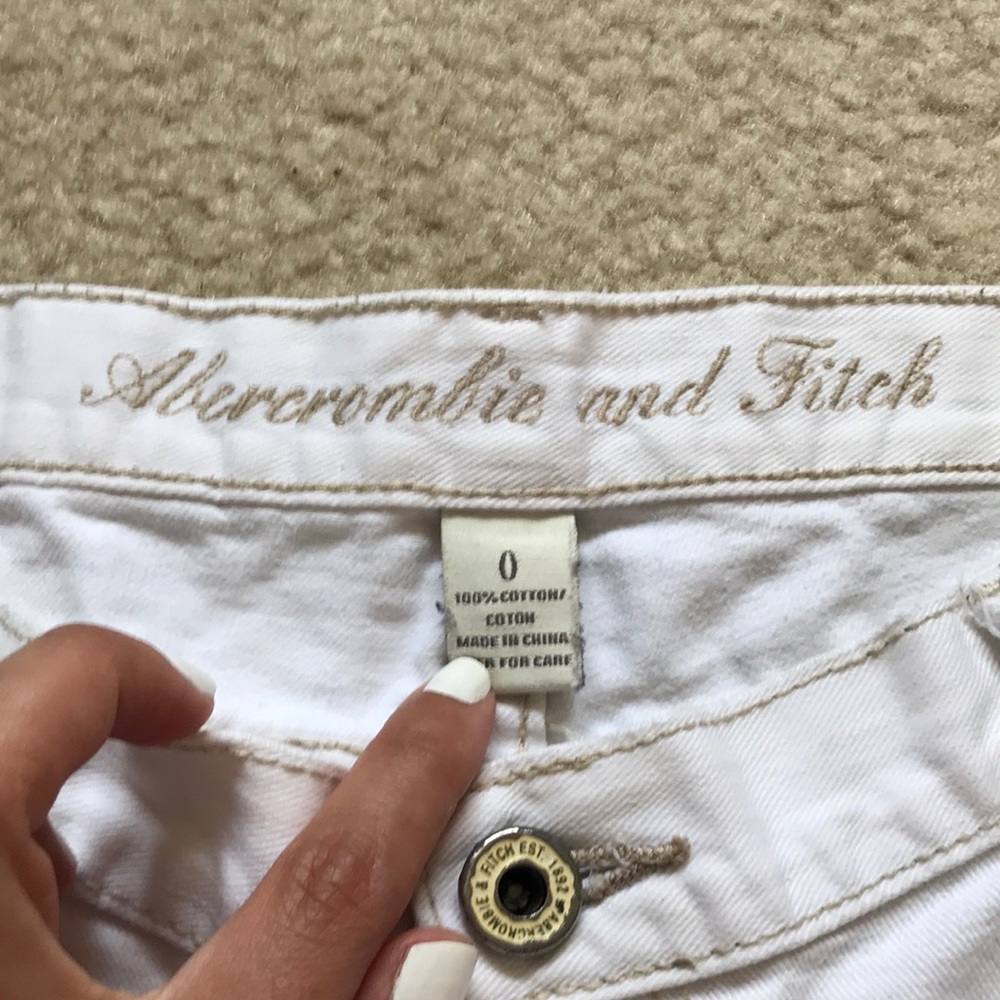 Like New Abercrombie & Fitch Shorts - Picture 3 of 4